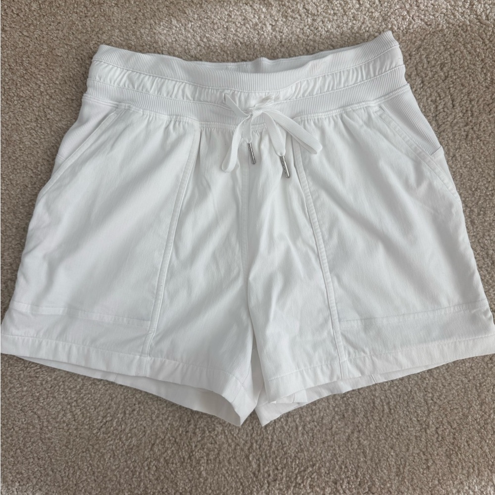 Lululemon White Athletic Drawstring Shorts, sz 2
